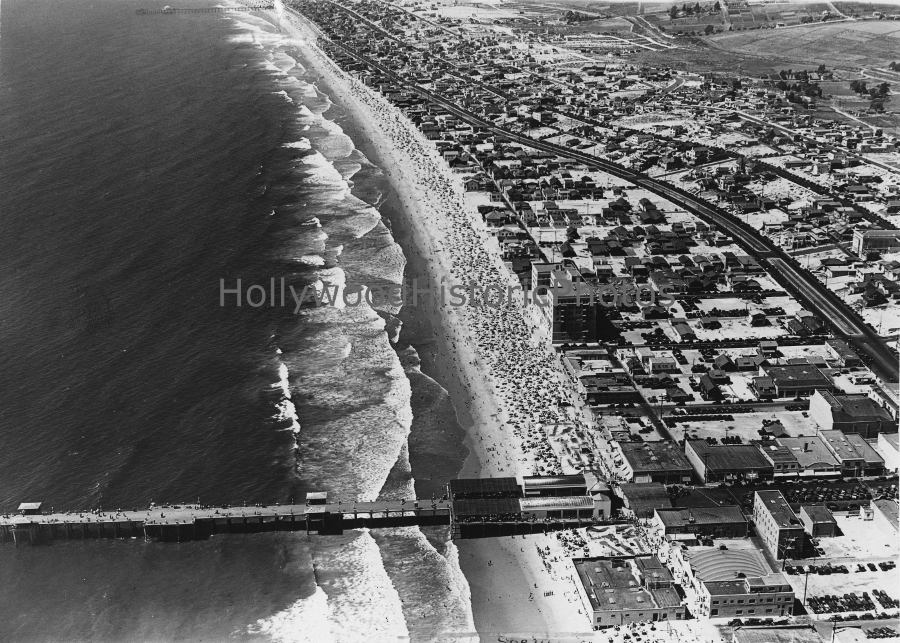 Hermosa Beach 1930 WM.jpg